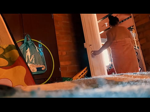 ❤️ Amalume amandisatira ku shower, amandijomba ndikusamba. Kanema wachabechabe pa ny.porno-filmy.ru ❤